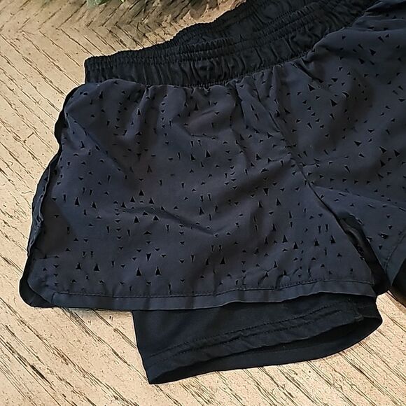 Girls Black champion shorts size M - Picture 2 of 6
